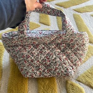 Doen Floral Quilted Tote Bag